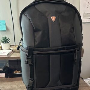 Sumdex Stylish Black Backpack unisex #  Model - NJC 486BK